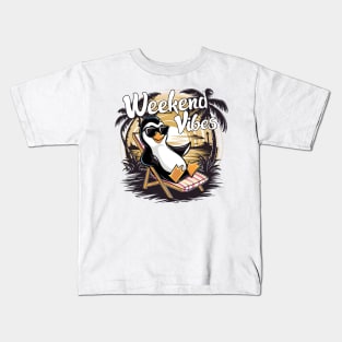 weekend vibes penguin Kids T-Shirt